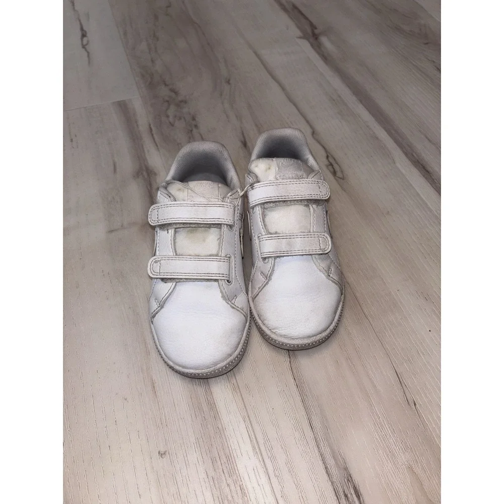 white Nike Court Royale toddler sneakers‎ with hook-and-loop closure Size 9C